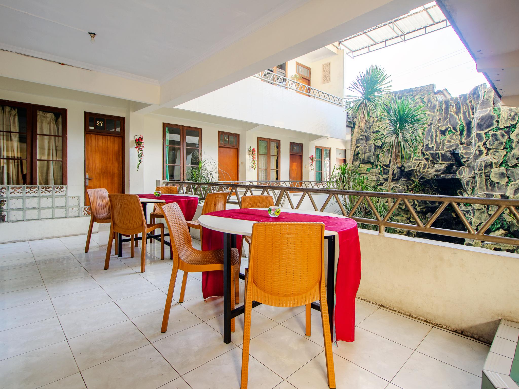 Oyo 1683 Hotel Musafira Syariah Yogyakarta Exteriör bild