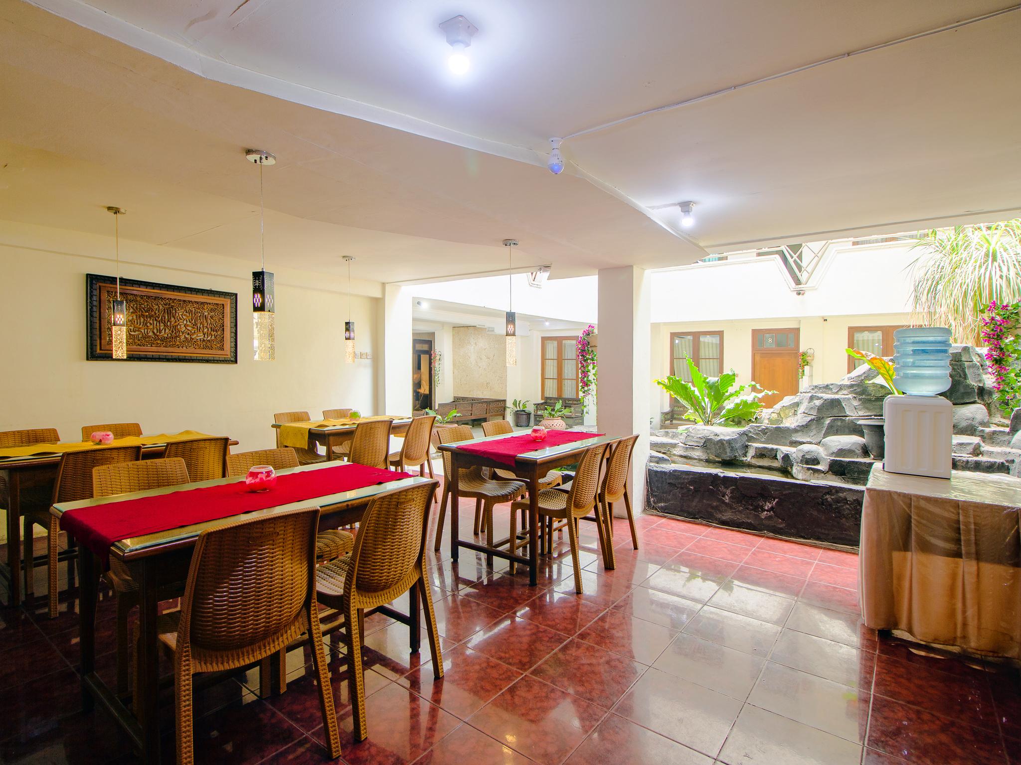 Oyo 1683 Hotel Musafira Syariah Yogyakarta Exteriör bild