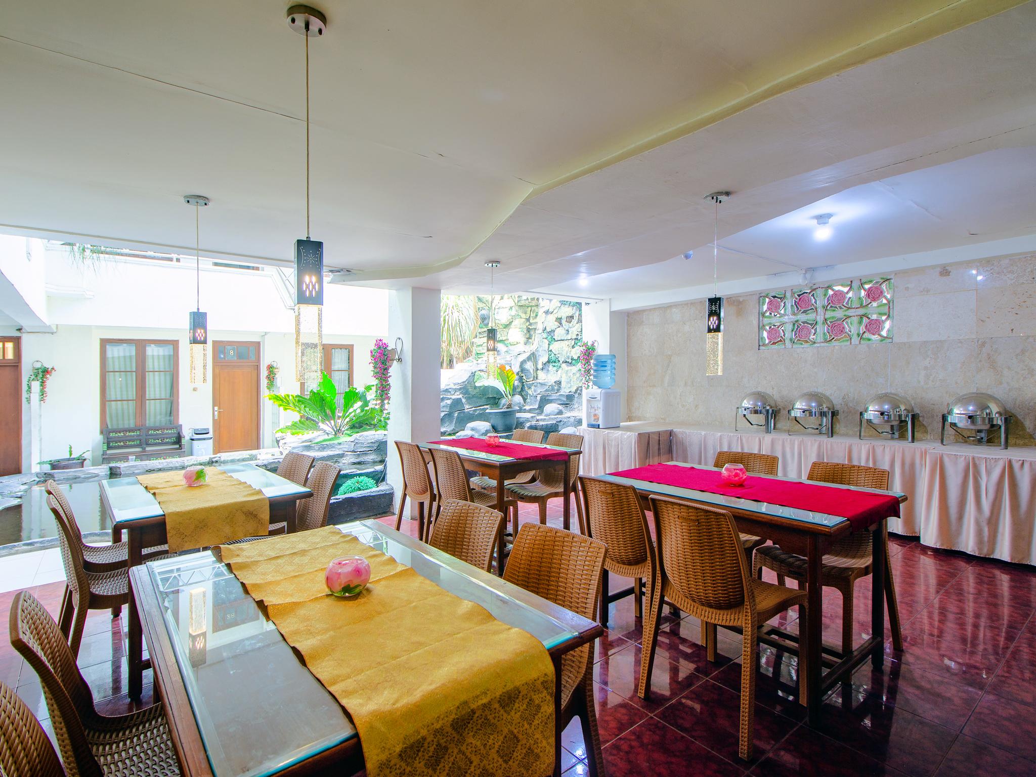 Oyo 1683 Hotel Musafira Syariah Yogyakarta Exteriör bild