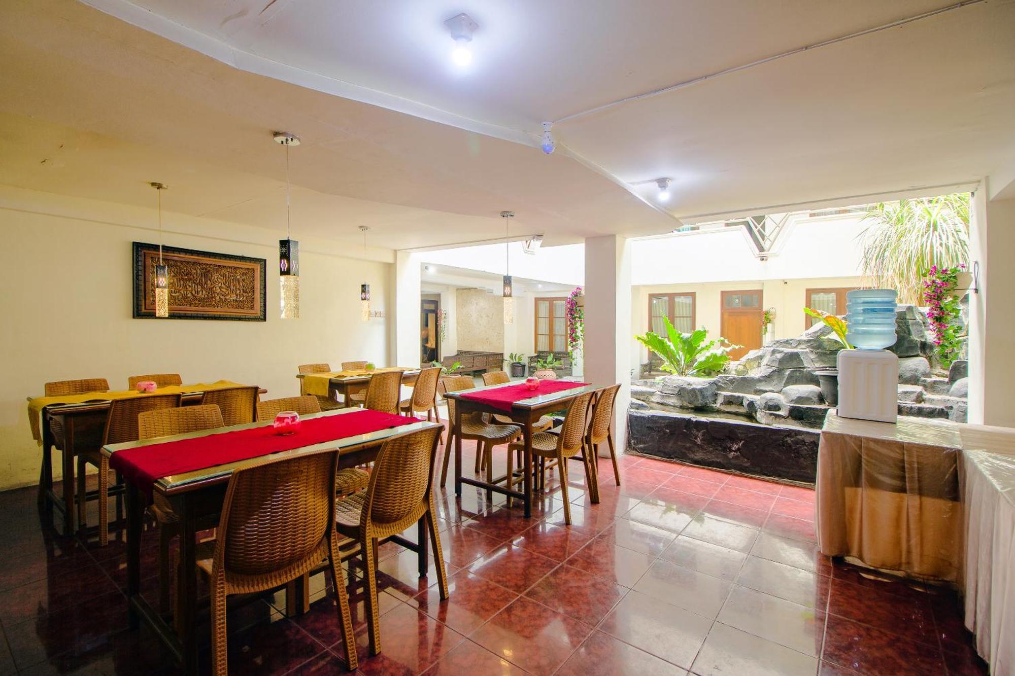 Oyo 1683 Hotel Musafira Syariah Yogyakarta Exteriör bild